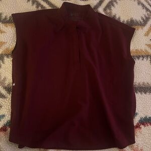 Figs women's Rafaela scrub top burgundy size Large. Great condition